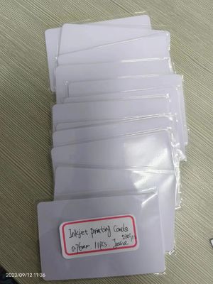 Witte blanco inkjet afdrukbare pvc-kaarten Cr 80 0,4 mm 0,5 mm Voor kaartproductie