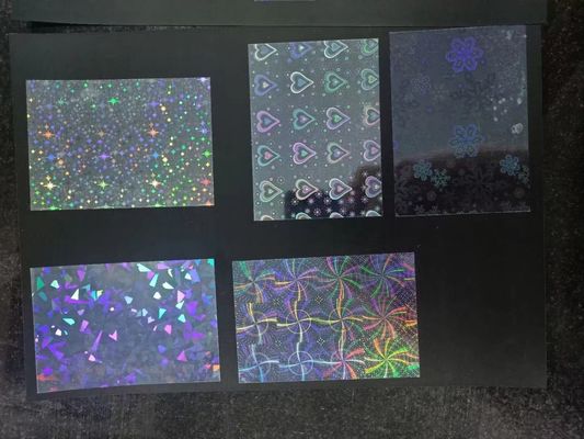 Glinsterend kaartmateriaal Hologramfilm 0,06 mm PVC-gecoate overlaag voor speciale ontwerpkaartproductie