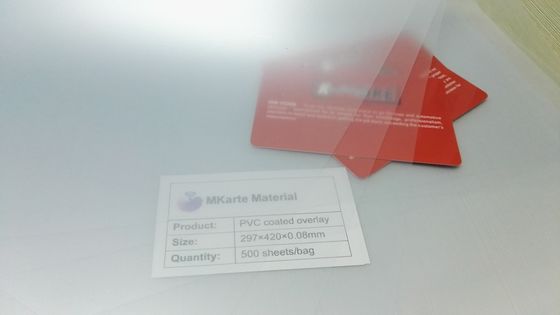 Hoge duurzaamheid PVC-gecoat overlaag met verouderingstijd 65C Temperatuur / 95% Vochtigheid > 200 uur en transparant na laminatie