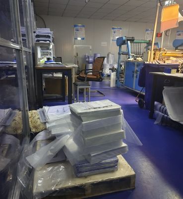 Wit inkjet afdrukbaar pvc-plaatje met sterke schilvastheid voor hoge resolutie afbeeldingen en aangepaste maten
