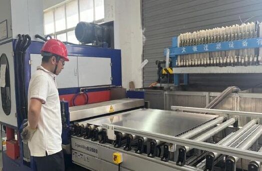 CCL Laminatie staalplaat Japanse hoogprecisie NAS legering staalplaat voor koper bekleed laminaat warm persen