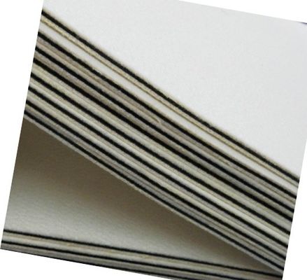 A4 3mm het Witte Gelamineerde Materiaal van het Stootkussen Wollen Gevoelde Kussen voor RFID-Kaartlaminering