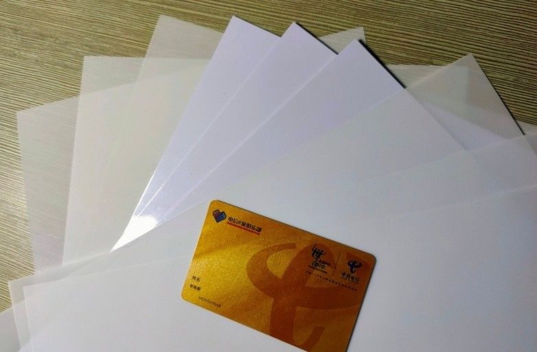 Van de Lamineringsinkjet van pvc Inkjet A4 het Witte die Blad van pvc niet voor Identiteitskaart A4 wordt geplaatst